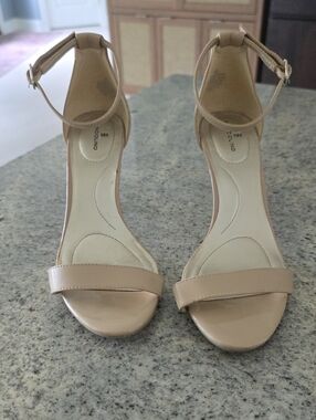 Bandolino Nude Cream Ankle-Strap Heels